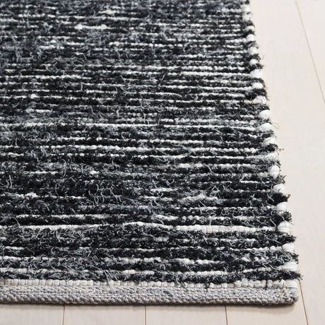 Safavieh Cape Cod 4'-0" x 6'-0" Rug in Grey / Black