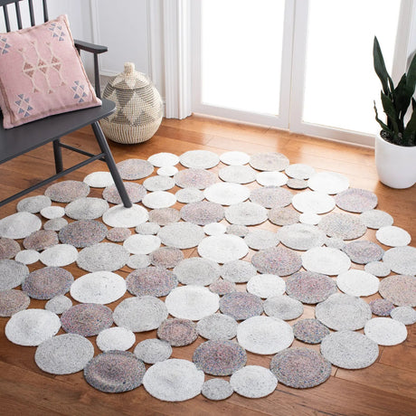 Safavieh Cape Cod 5'-0" x 5'-0" Rug in Grey / Ivory