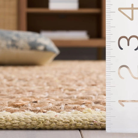 Safavieh Cape Cod 4'-0" x 6'-0" Rug in Yellow / Natural