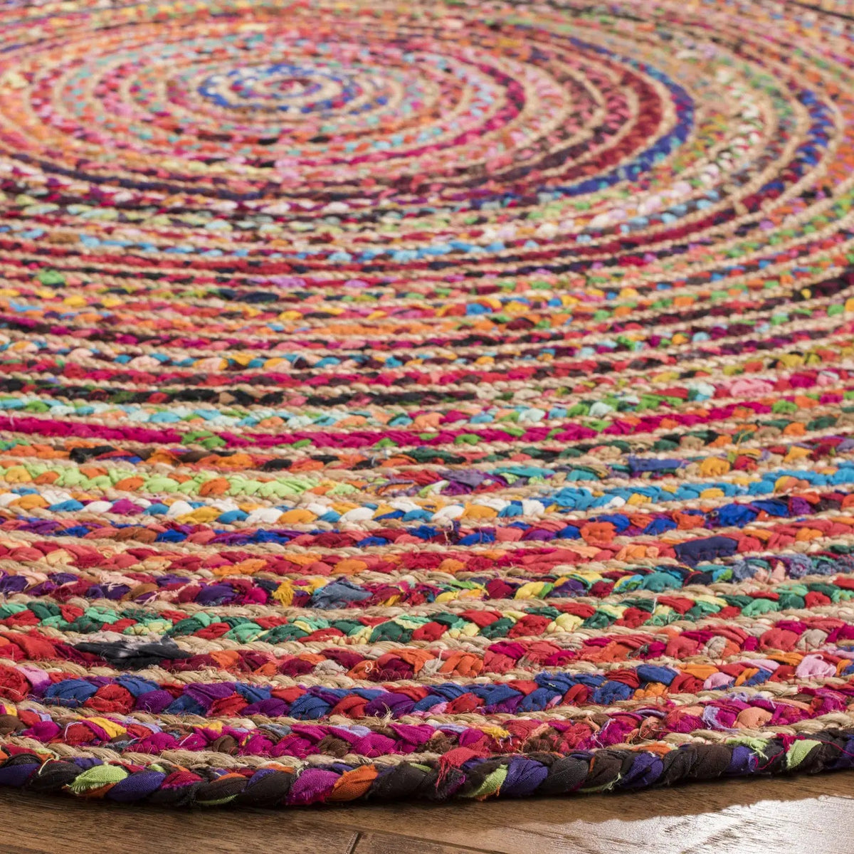 Safavieh Cape Cod 5'-0" x 5'-0" Rug in Red / Multi