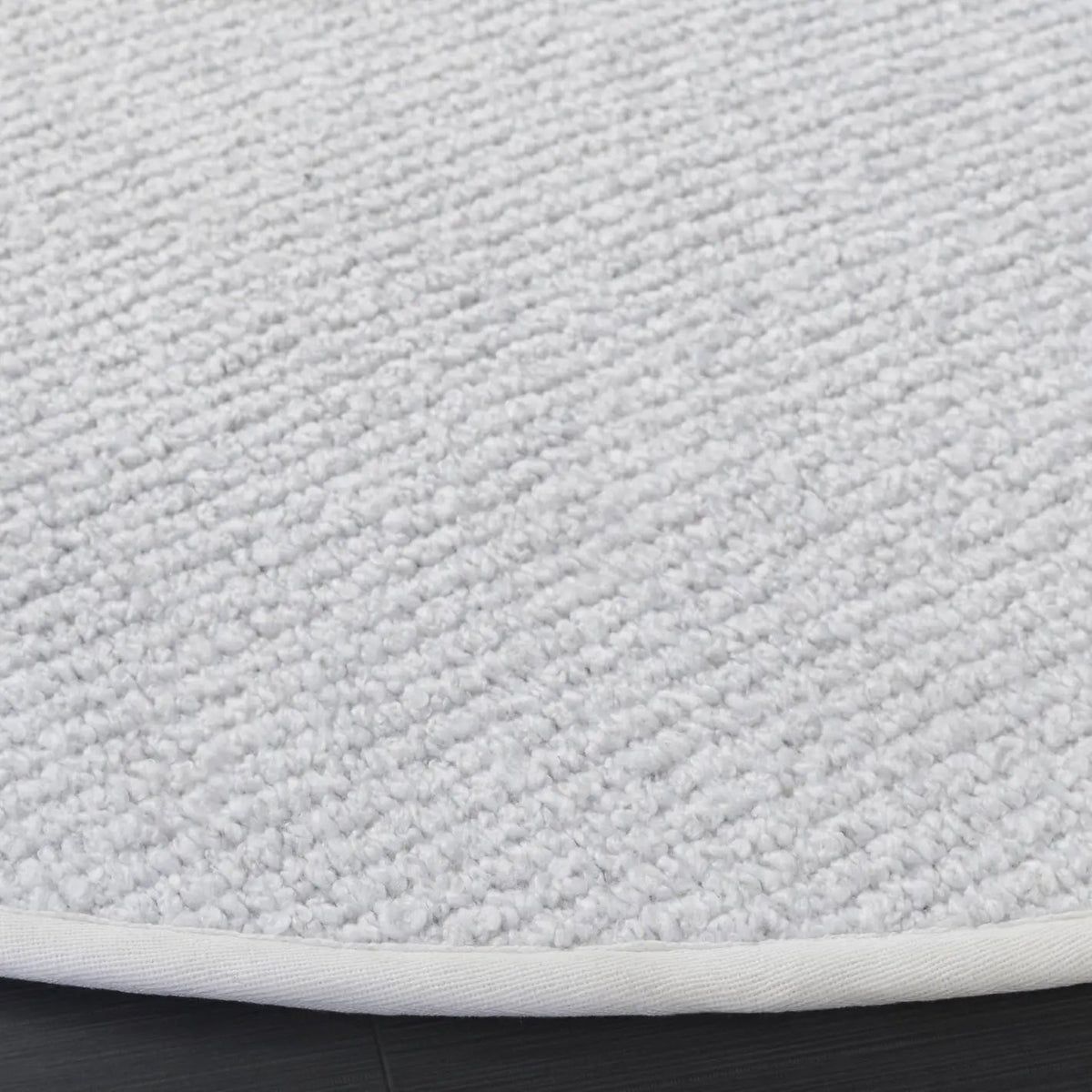 Safavieh Carmine 6'-0" x 6'-0" Rug in Ivory