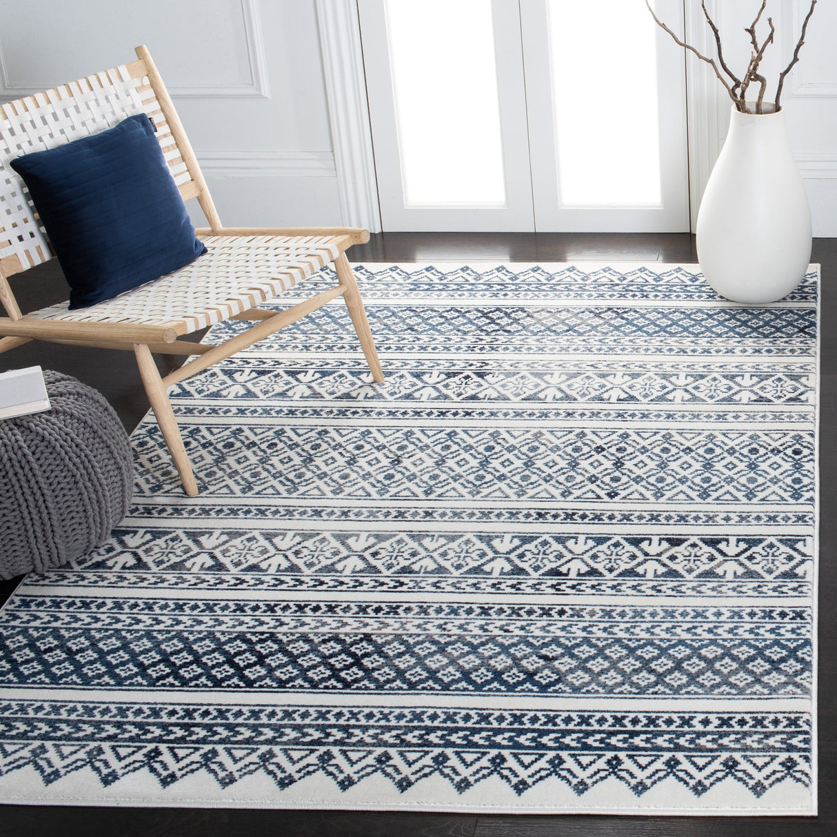 Safavieh Carnegie Cng620N Ivory/Navy Rugs - Safavieh - cng620n - 3