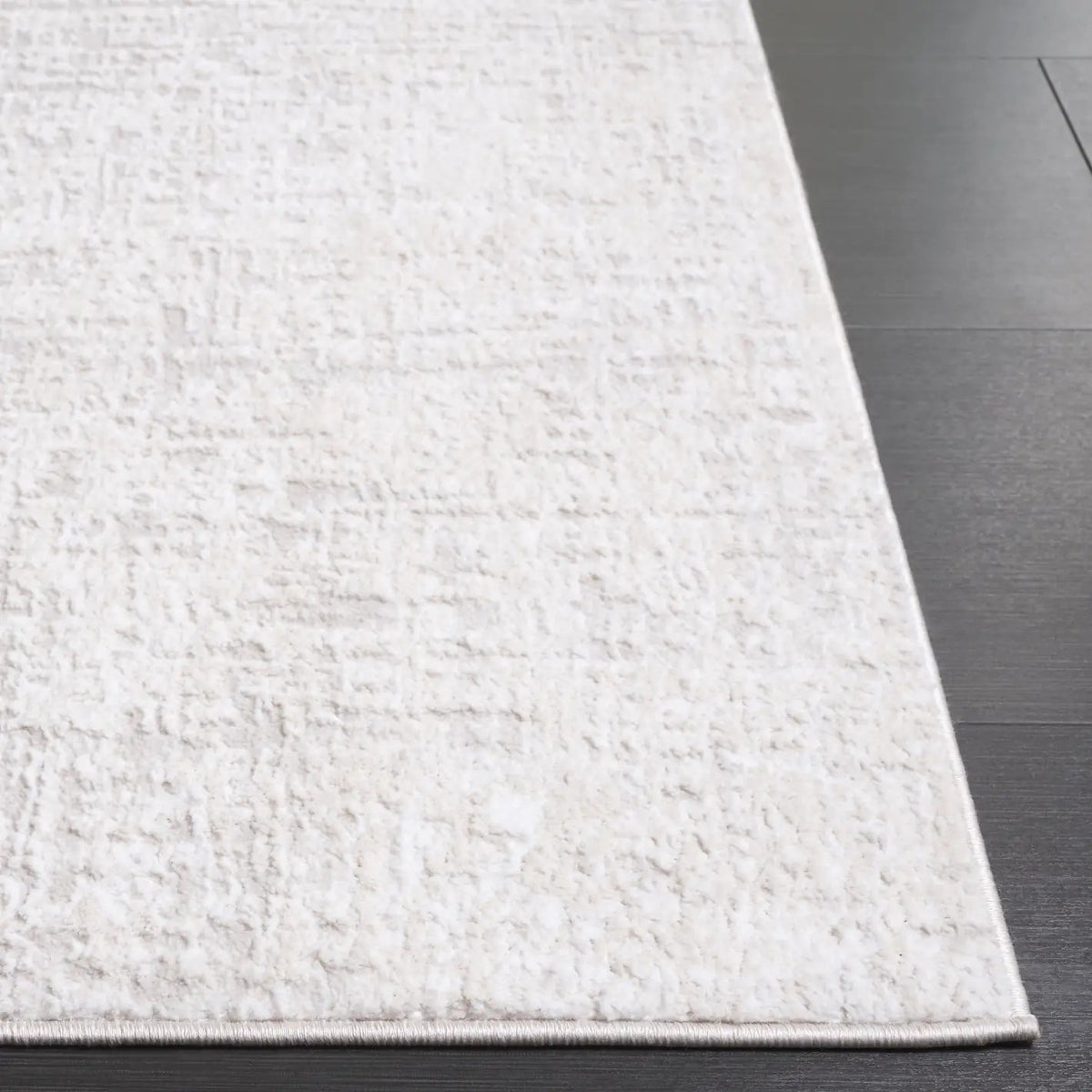 Safavieh Carter 4'-0" x 6'-0" Rug in Ivory / Taupe