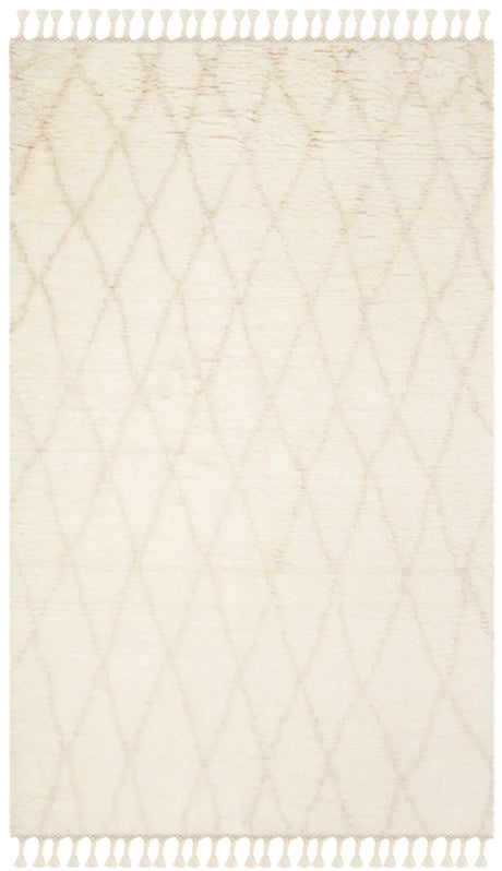 Safavieh Casablanca 5'-0" x 8'-0" Rug in Ivory / Beige