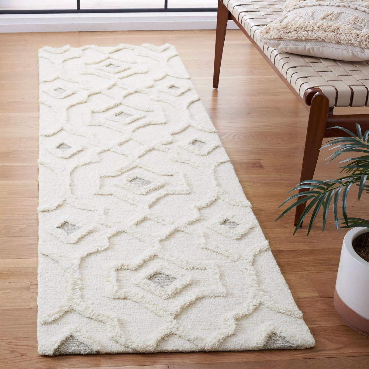 Safavieh Casablanca Csb376A Ivory Rug - Safavieh - csb376a - 28