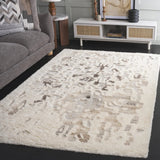Safavieh Casablanca 4'-0" x 6'-0" Rug in Beige / Ivory