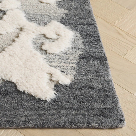 Safavieh Casablanca 4'-0" x 6'-0" Rug in Dark Grey / Ivory
