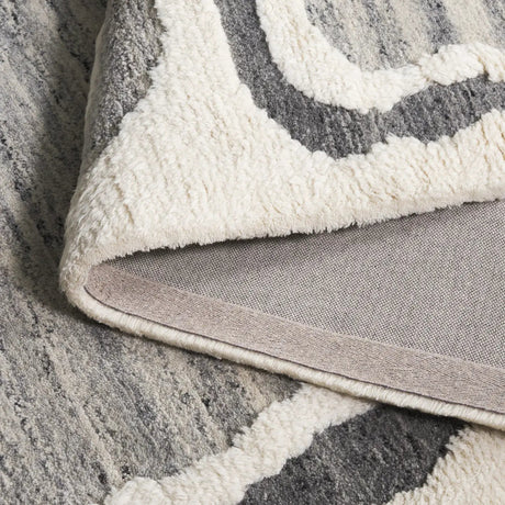 Safavieh Casablanca 4'-0" x 6'-0" Rug in Grey / Ivory