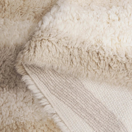 Safavieh Casablanca 4'-0" x 6'-0" Rug in Ivory / Beige