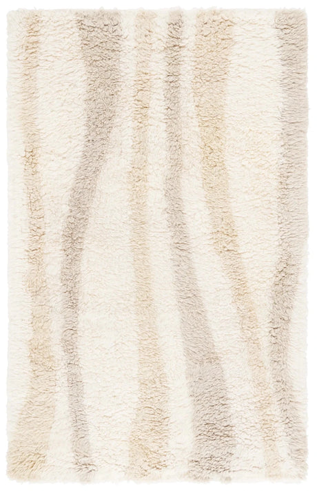 Safavieh Casablanca 4'-0" x 6'-0" Rug in Ivory / Beige