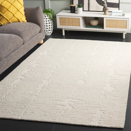 Safavieh Casablanca 4'-0" x 6'-0" Rug in Ivory