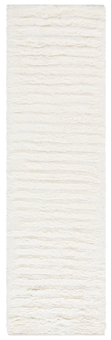 Safavieh Casablanca 2'-3" x 8'-0" Rug in Ivory