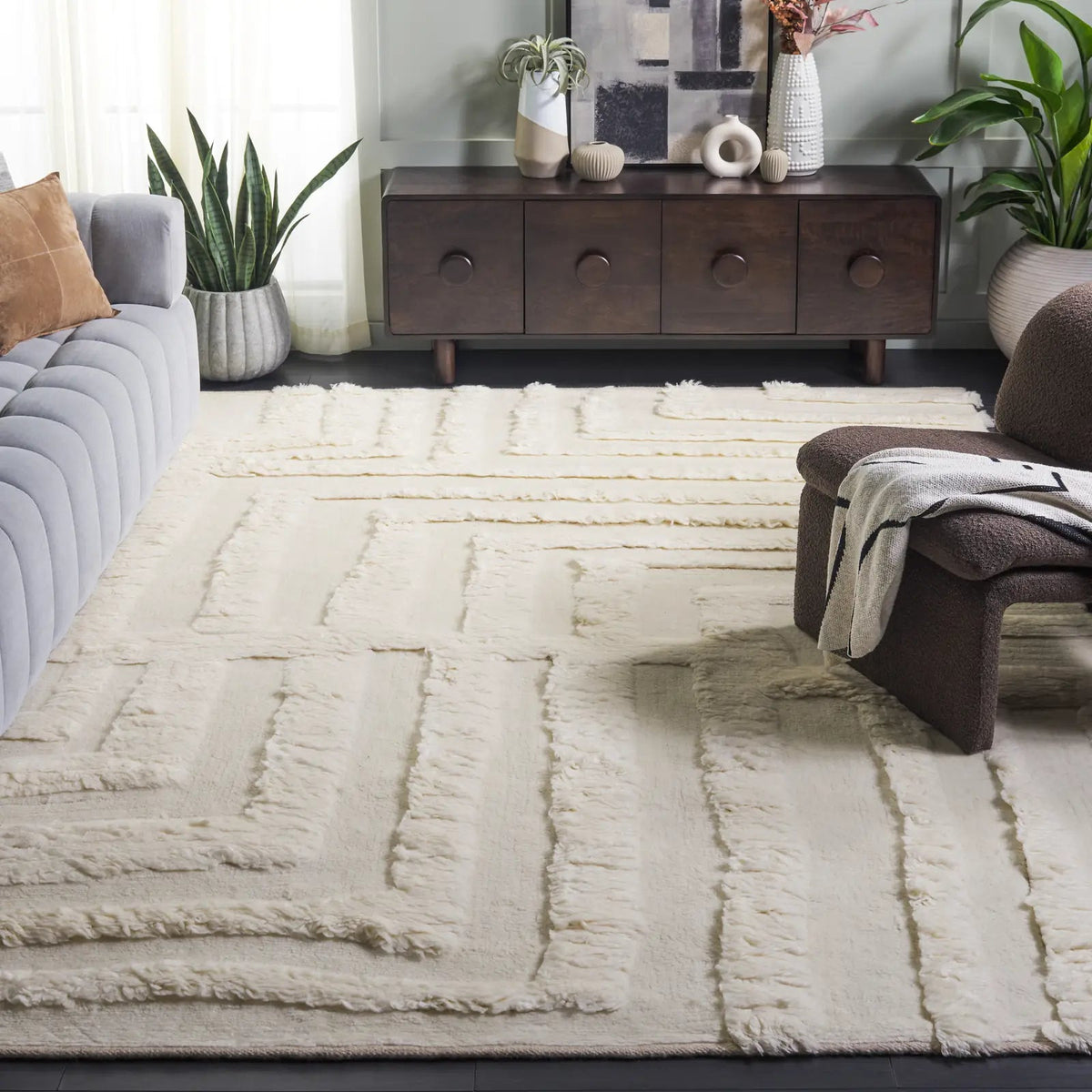 Safavieh Casablanca 8'-0" x 10'-0" Rug in Ivory