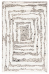Safavieh Casablanca 4'-0" x 6'-0" Rug in Ivory / Grey