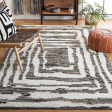 Safavieh Casablanca 4'-0" x 6'-0" Rug in Ivory / Charcoal