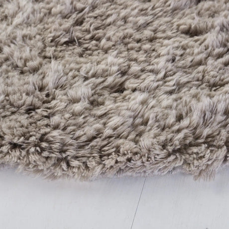 Safavieh Casablanca 6'-0" x 6'-0" Rug in Grey