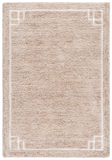 Safavieh Casablanca 4'-0" x 6'-0" Rug in Beige / Ivory