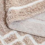 Safavieh Casablanca 4'-0" x 6'-0" Rug in Beige / Ivory