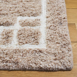 Safavieh Casablanca 4'-0" x 6'-0" Rug in Beige / Ivory