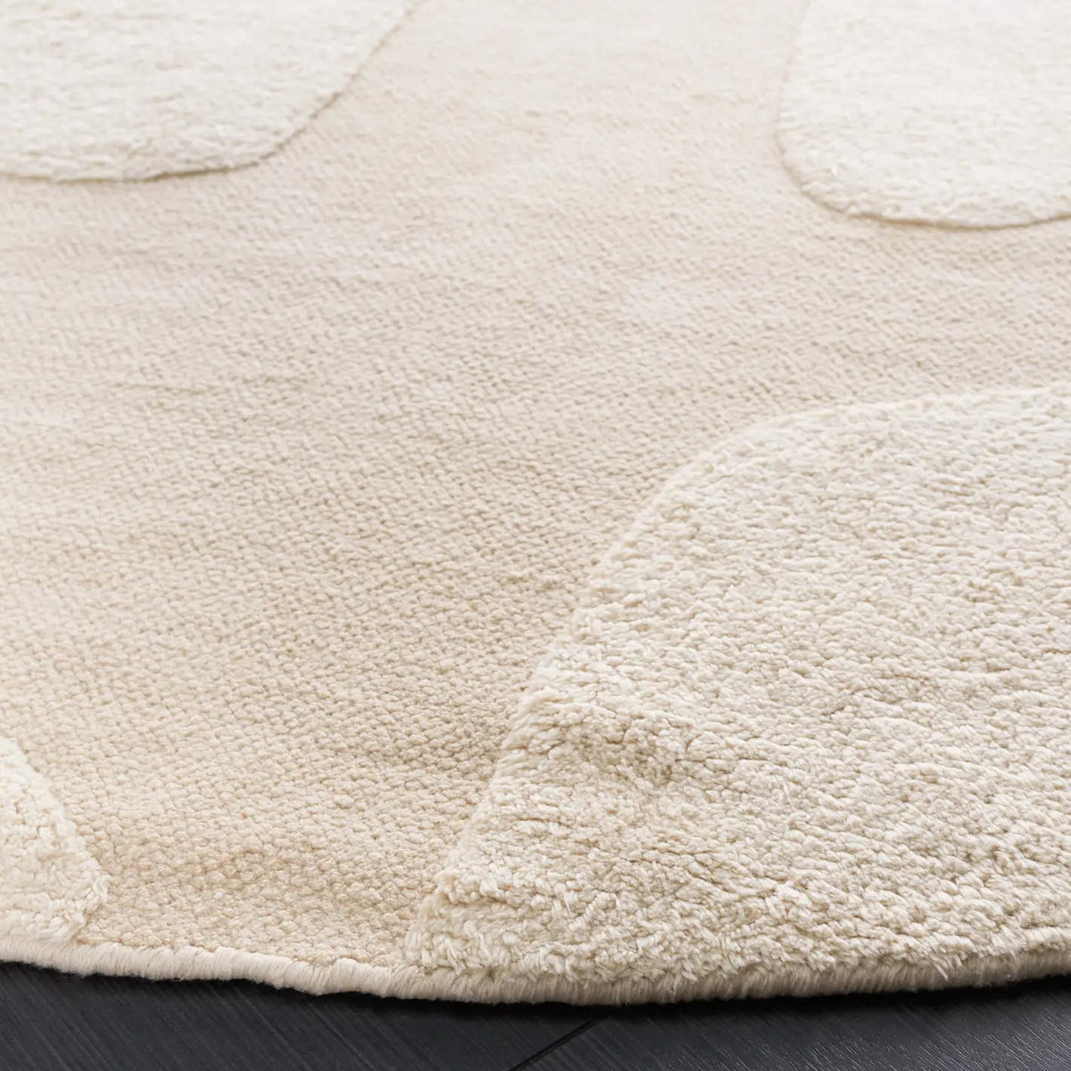 Safavieh Casablanca 6'-0" x 6'-0" Rug in Ivory