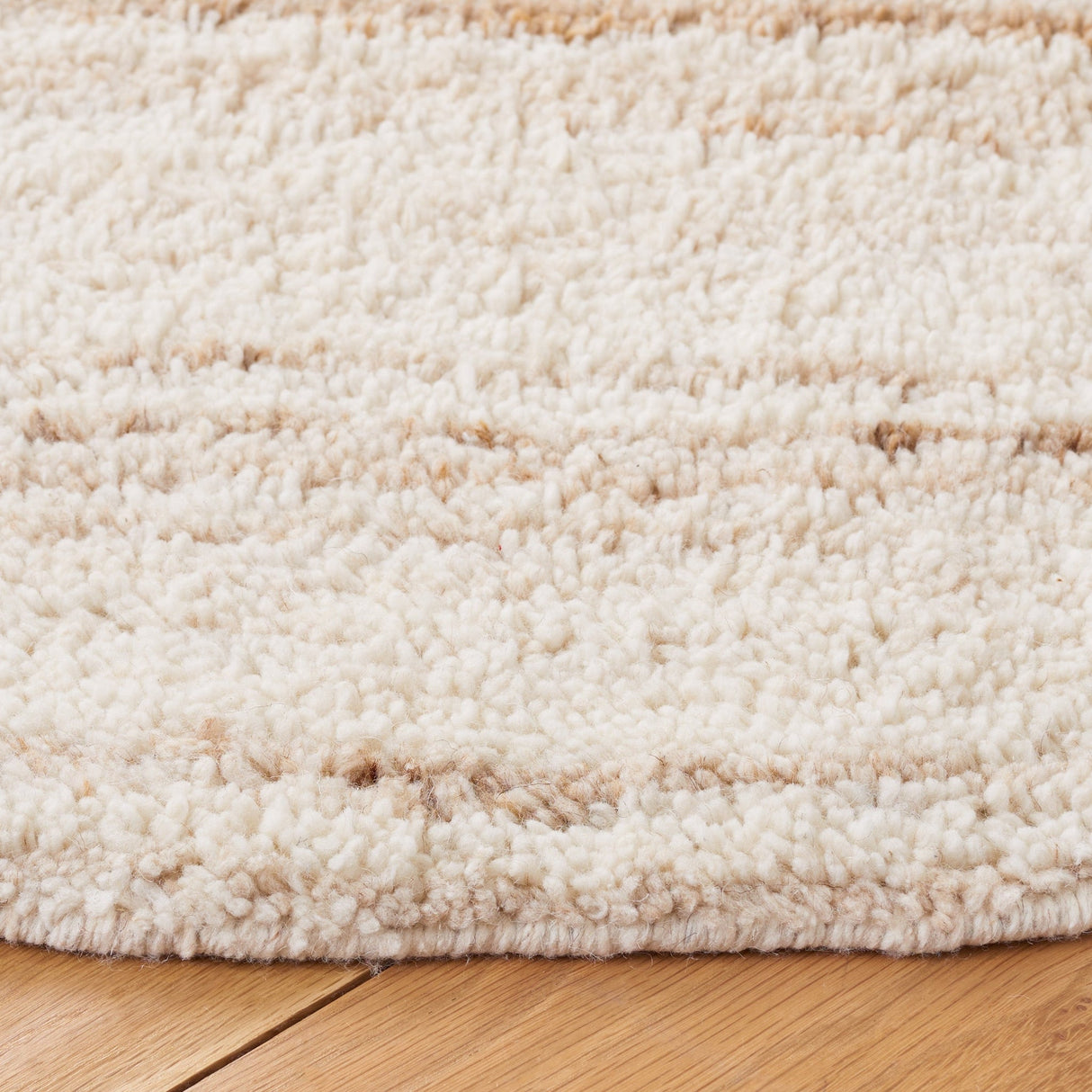 Safavieh Casablanca Csb792B Beige/Ivory Rug - Safavieh - csb792b - 5r