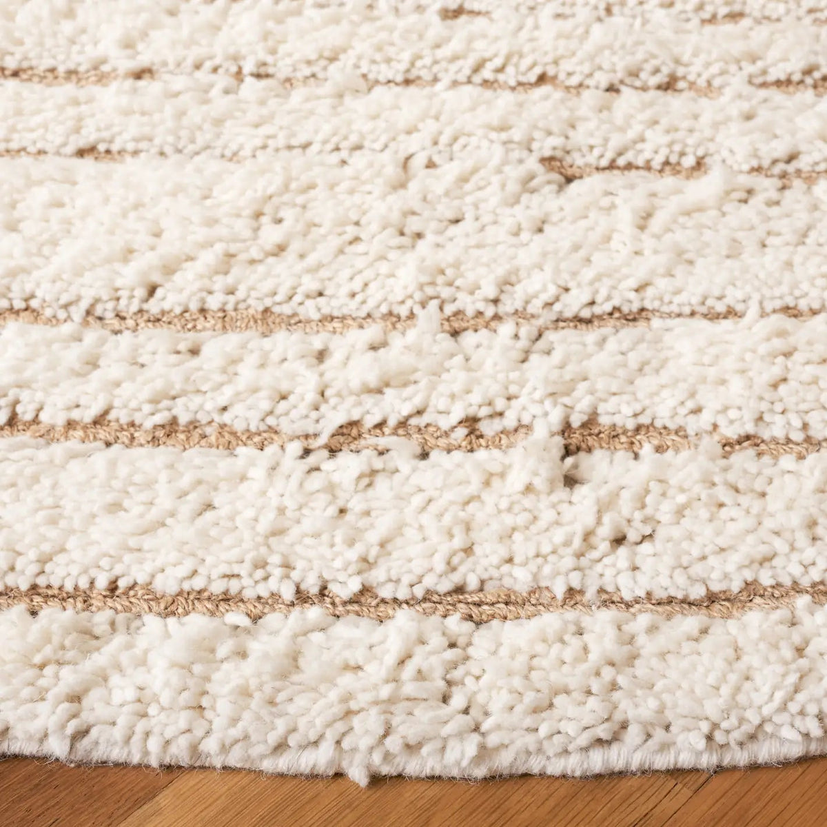 Safavieh Casablanca 6'-0" x 6'-0" Rug in Natural / Ivory