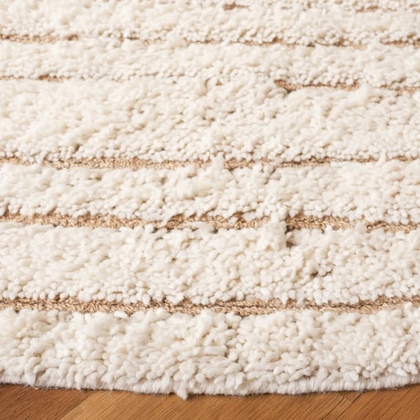 Safavieh Casablanca 6'-0" x 6'-0" Rug in Natural / Ivory