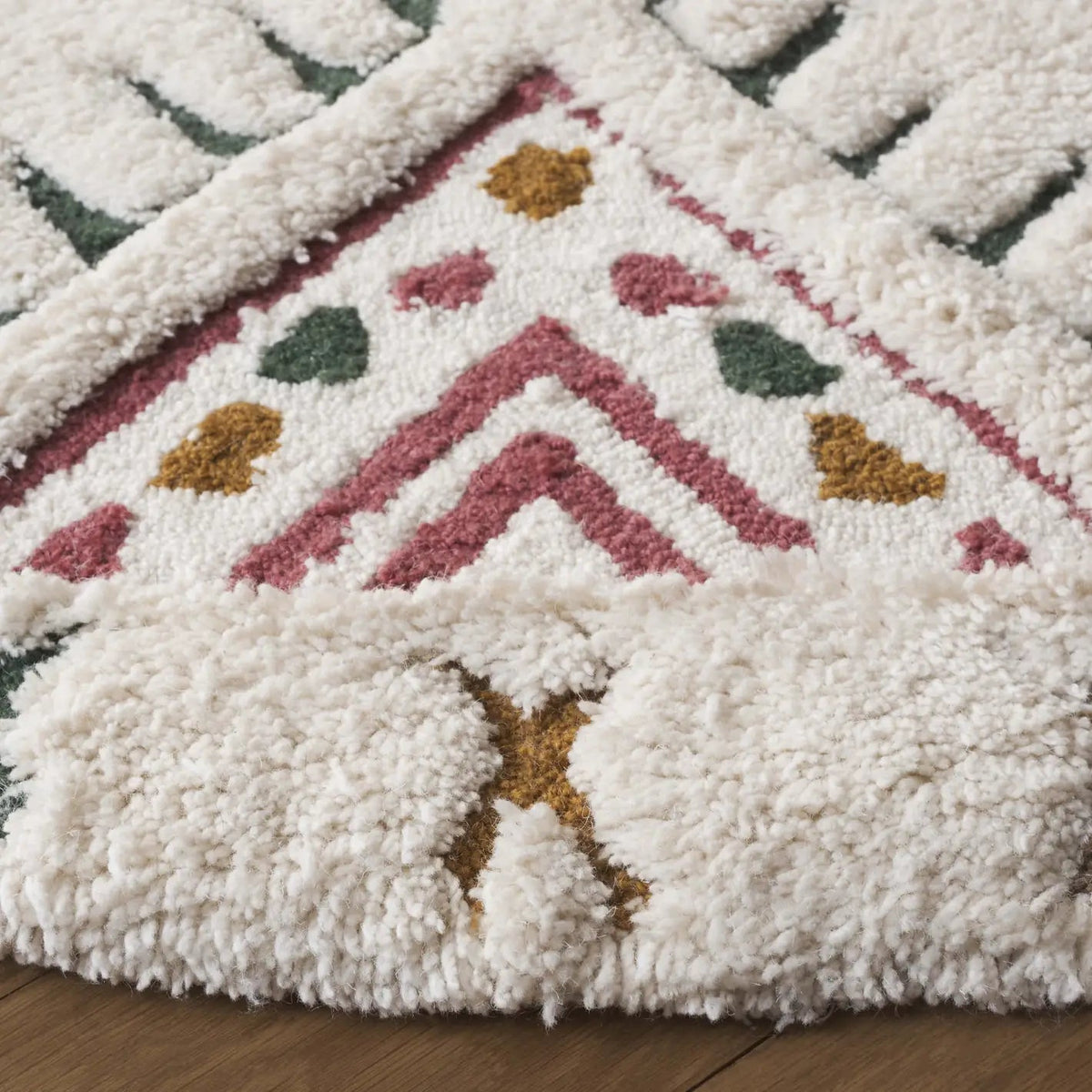 Safavieh Casablanca 6'-0" x 6'-0" Rug in Ivory / Pink