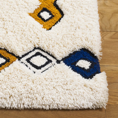 Safavieh Casablanca 4'-0" x 6'-0" Rug in Ivory / Green