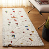 Safavieh Casablanca 2'-3" x 8'-0" Rug in Ivory / Red
