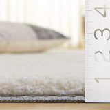 Safavieh Celebrity 800 4'-0" x 6'-0" Rug in Ivory / Grey