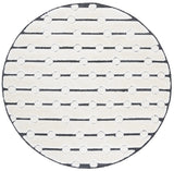 Safavieh Celebrity 800 6'-7" x 6'-7" Rug in Ivory / Black