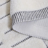 Safavieh Celebrity 800 4'-0" x 6'-0" Rug in Ivory / Grey