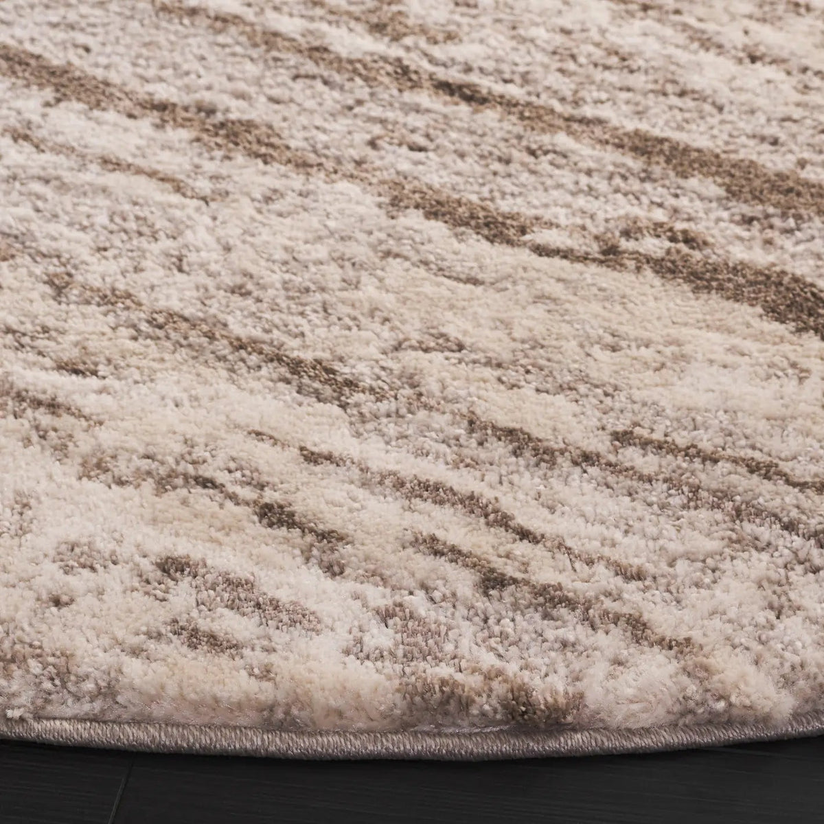 Safavieh Century 300 6'-7" x 6'-7" Rug in Ivory / Brown