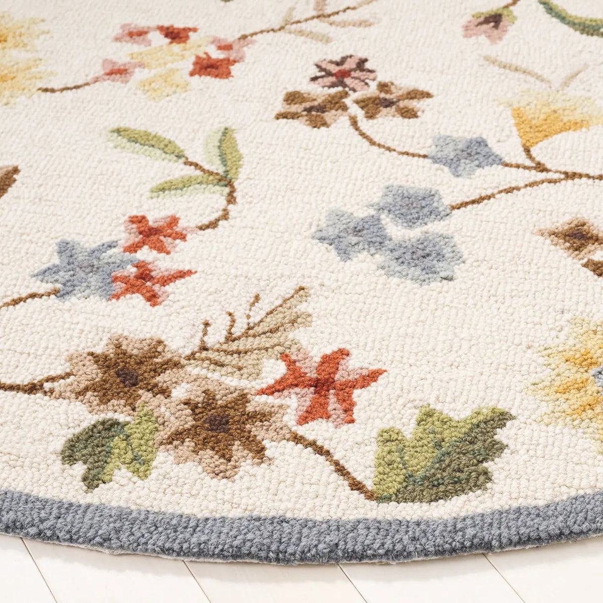 Safavieh Chelsea 5'-6" x 5'-6" Rug in Ivory / Green