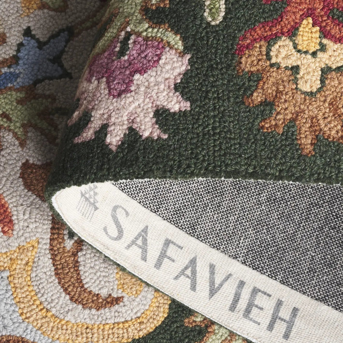 Safavieh Chelsea 2'-3" x 8'-0" Rug in Green / Grey