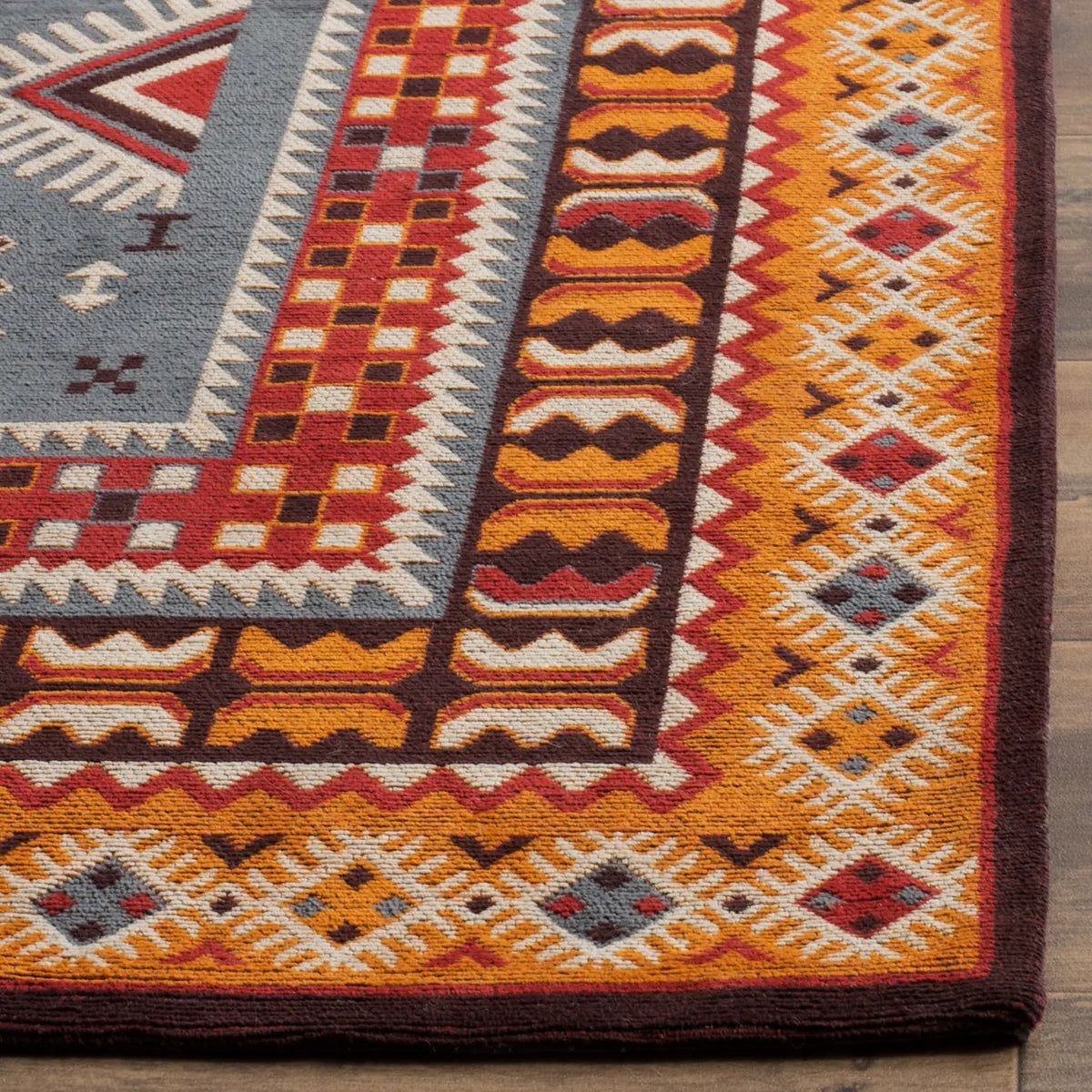 Safavieh Classic Vintage 4'-0" x 6'-0" Rug in Slate / Mustard