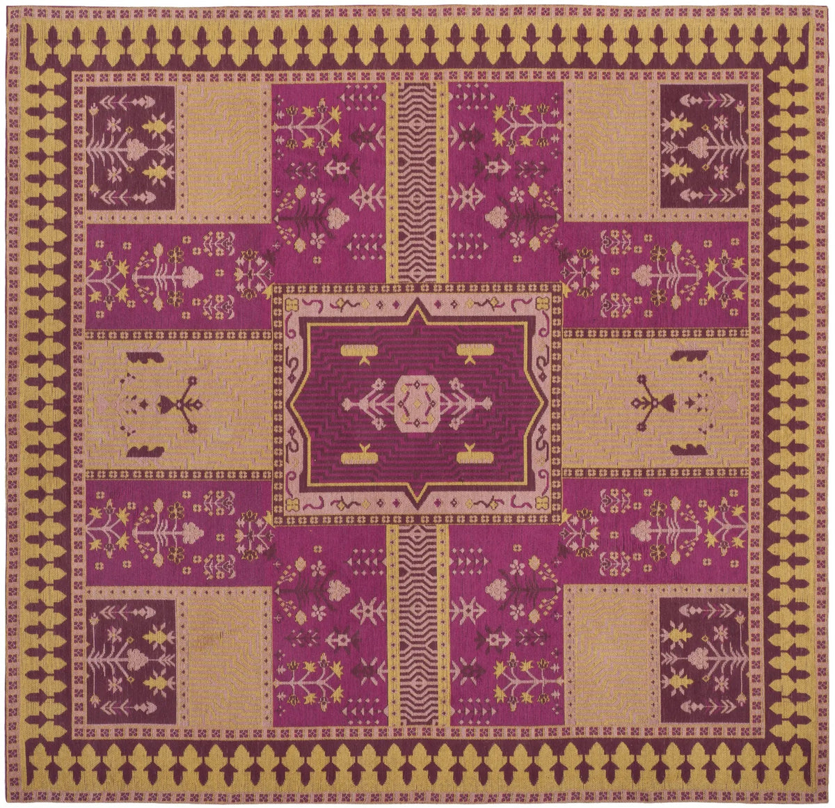 Safavieh Classic Vintage 6'-0" x 6'-0" Rug in Fuchsia / Gold