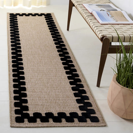 Safavieh Clayton 2'-2" x 8'-0" Rug in Natural / Black