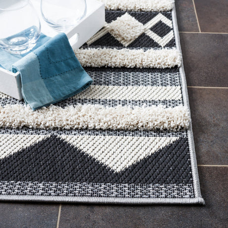 Safavieh Cottage Cot204A Ivory/Black Rug - Safavieh - cot204a - 7r