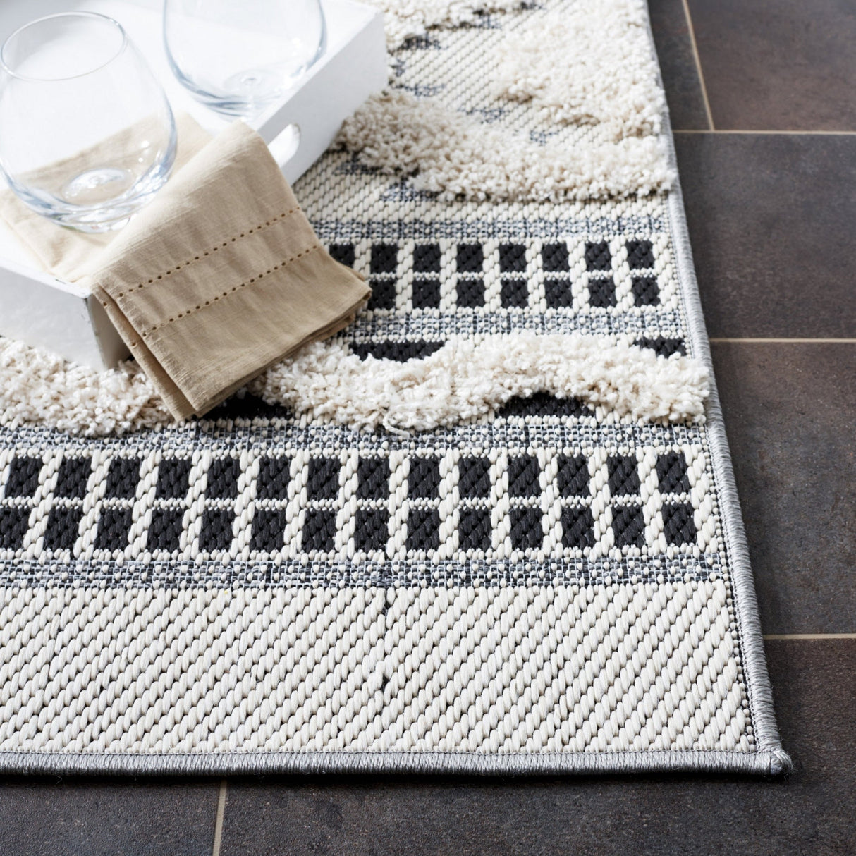 Safavieh Cottage Cot206B Ivory/Black Rug - Safavieh - cot206b - 7r