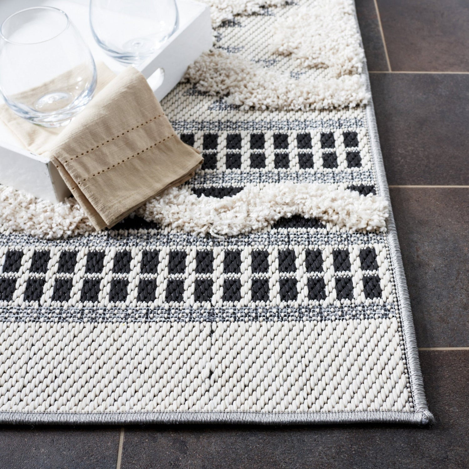 Safavieh Cottage Cot206B Ivory/Black Rug - Safavieh - cot206b - 7r