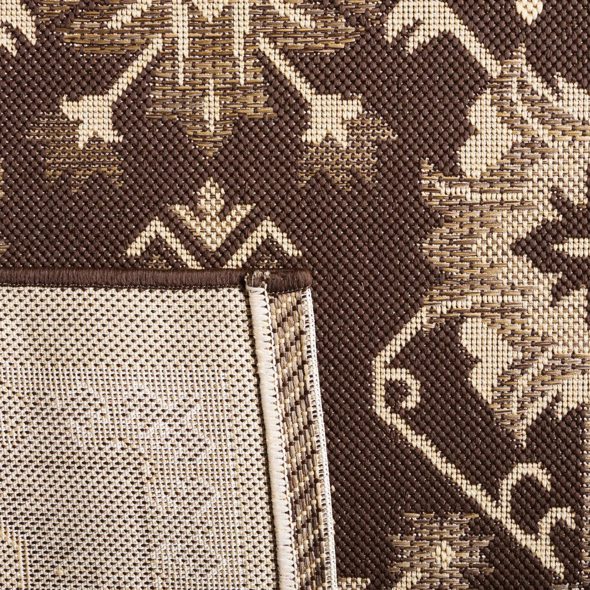 Safavieh Courtyard 5'-3" x 7'-7" Rug in Chocolate / Cream