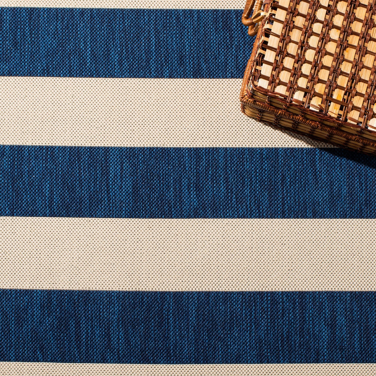 Safavieh Courtyard Cy6812 Beige/Navy Rug - Safavieh - cy6812 - 25812 - 7r