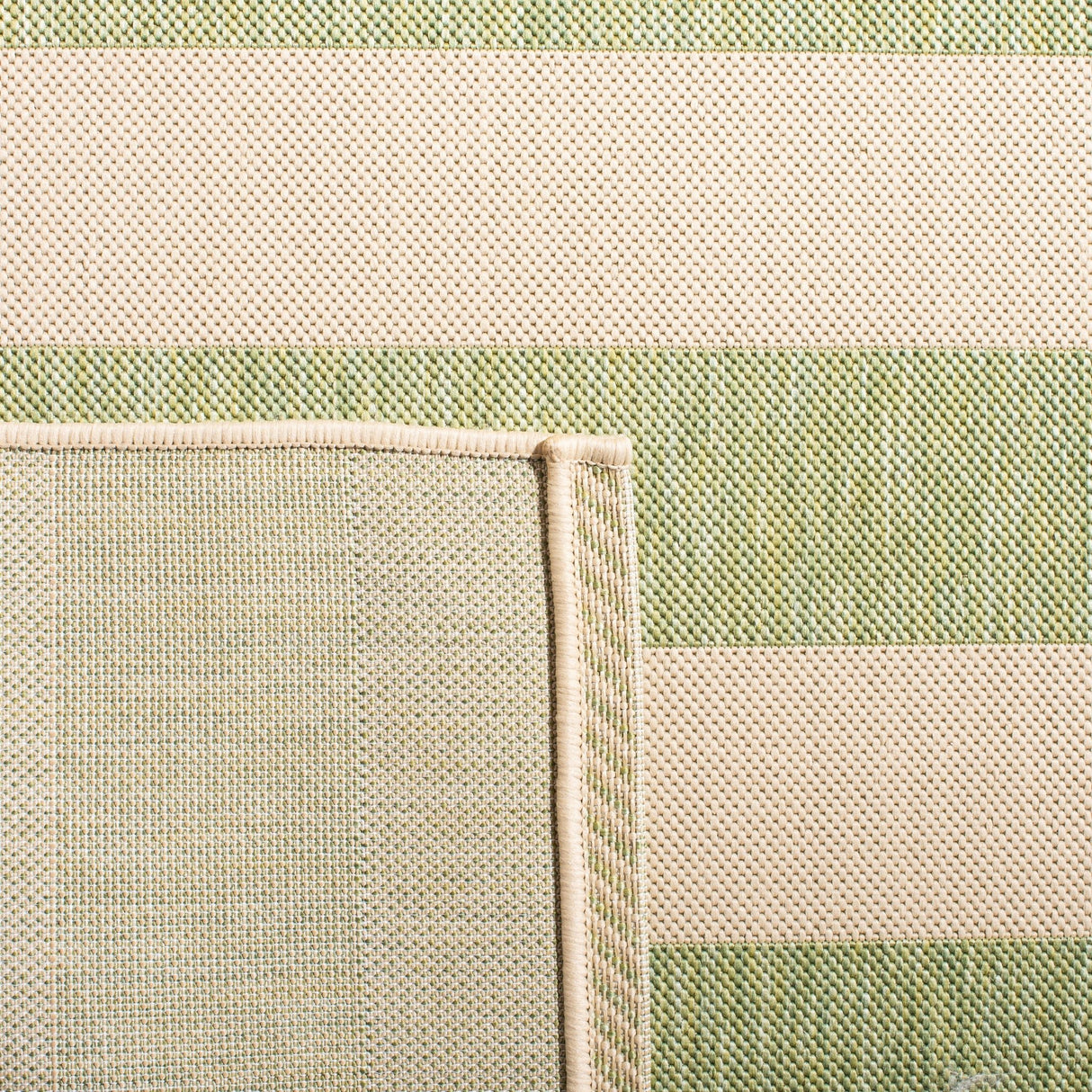 Safavieh Courtyard Cy6812 Beige/Sage Green Rug - Safavieh - cy6812 - 21812 - 7r