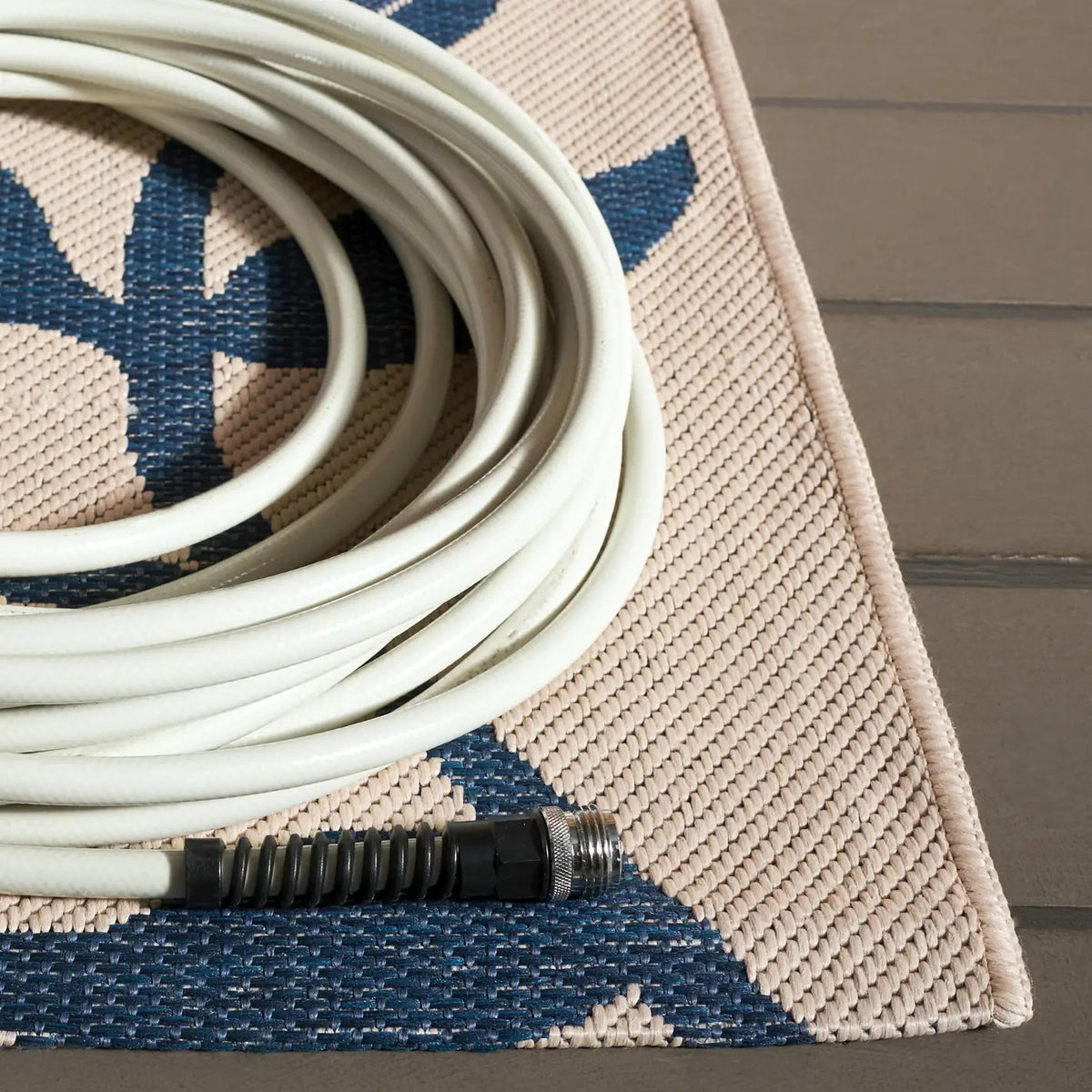 Safavieh Courtyard 5'-3" x 7'-7" Rug in Beige / Blue