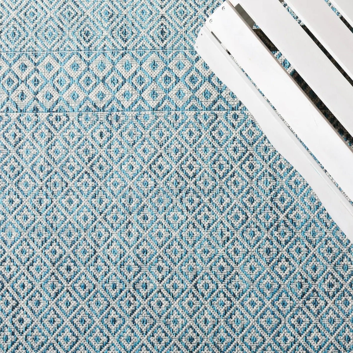Safavieh Courtyard 4'-0" x 5'-7" Rug in Grey / Aqua