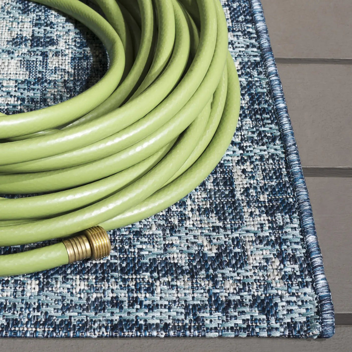 Safavieh Courtyard 5'-3" x 7'-7" Rug in Navy / Grey