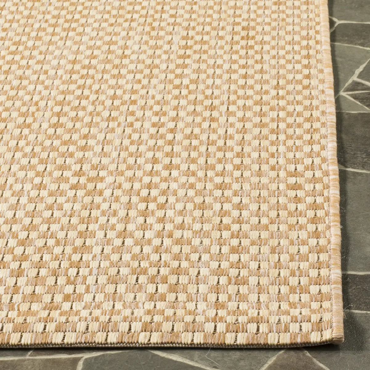 Safavieh Courtyard 4'-0" x 5'-7" Rug in Natural / Cream