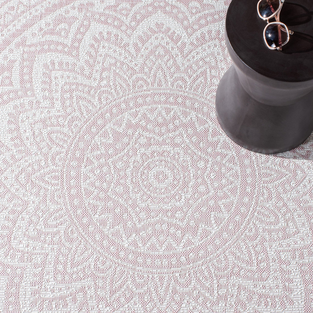 Safavieh Courtyard Cy8734 - 56212 Ivory/Soft Pink Rugs - Safavieh - cy8734 - 56212 - 7r